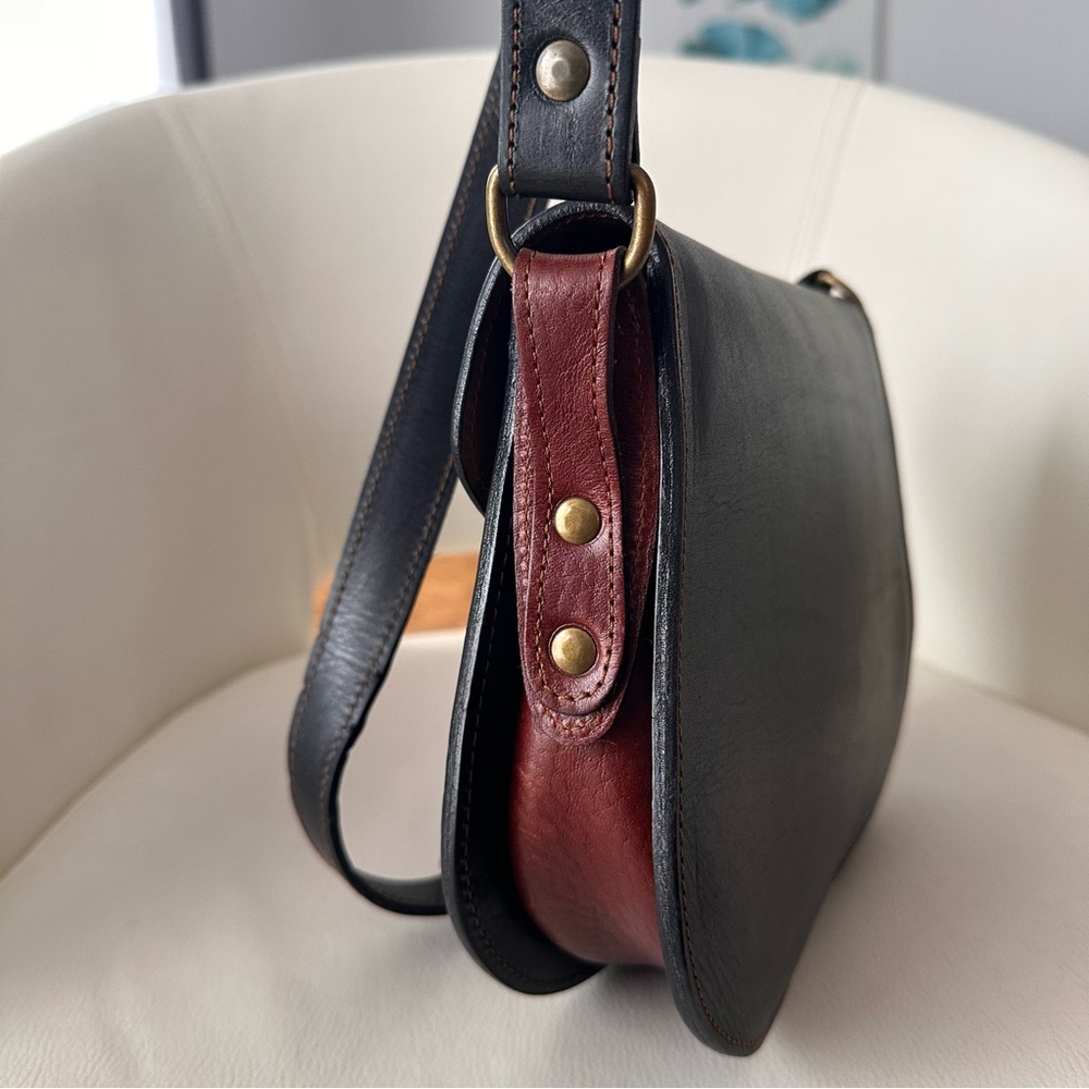 Genuine Leather AXIS Western Style Classic cross body bag - Picture 3 of 16